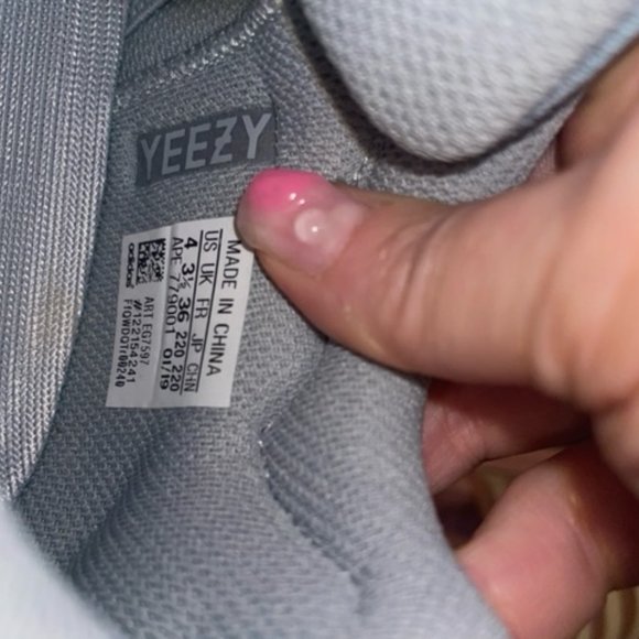 Yeezy V1 700 Inertia - Picture 3 of 11